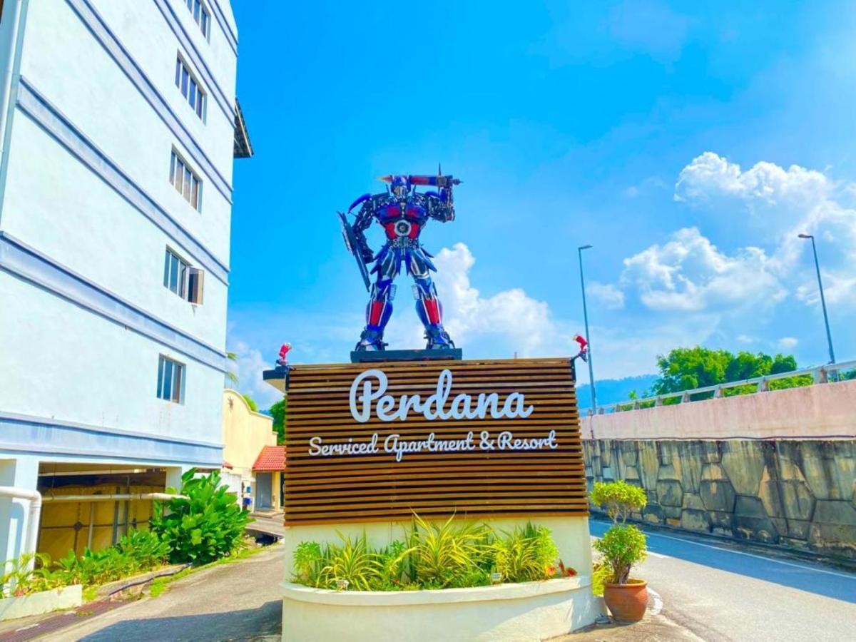 Perdana Serviced Apartment & Resorts Padang Mat Sirat Esterno foto