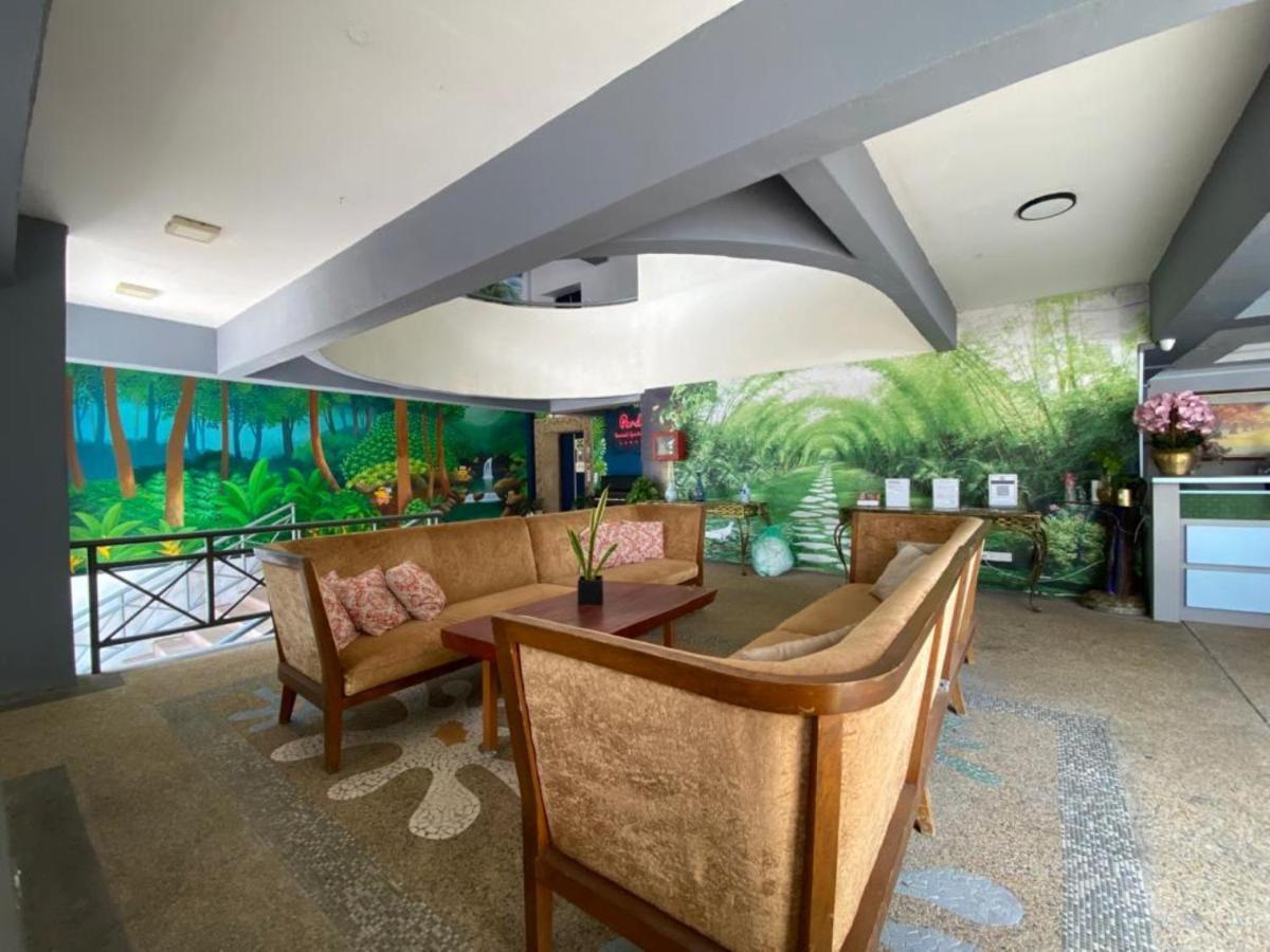 Perdana Serviced Apartment & Resorts Padang Mat Sirat Esterno foto