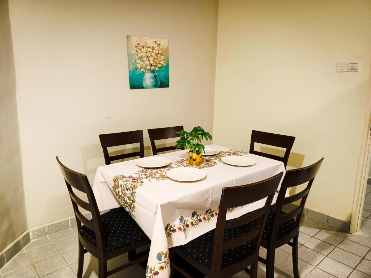 Perdana Serviced Apartment & Resorts Padang Mat Sirat Esterno foto