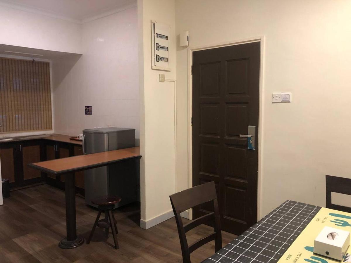 Perdana Serviced Apartment & Resorts Padang Mat Sirat Esterno foto
