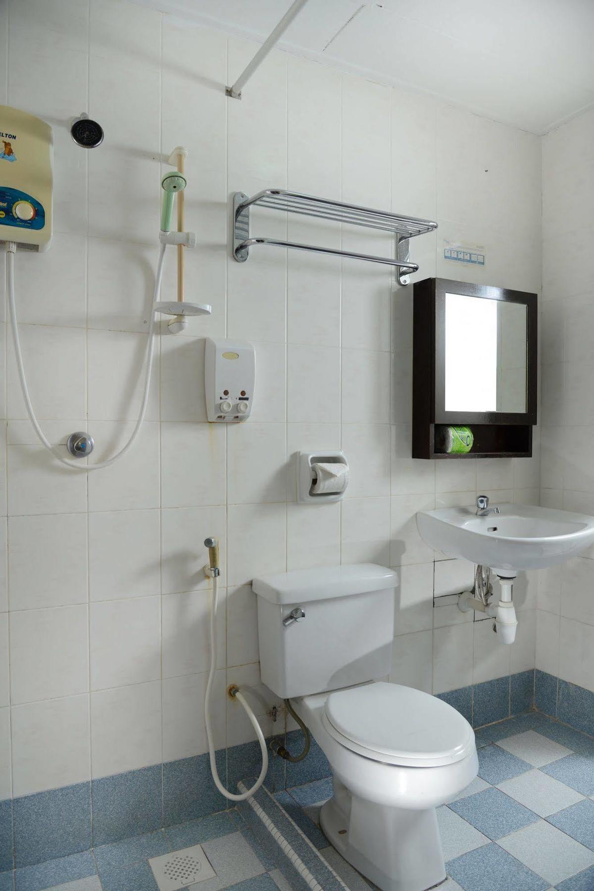 Perdana Serviced Apartment & Resorts Padang Mat Sirat Esterno foto